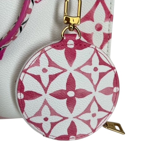 NEW Authentic Louis Vuitton Monogram Giant By The Pool 2.0 On The Go PM Pink Bag - Picture 5 of 13